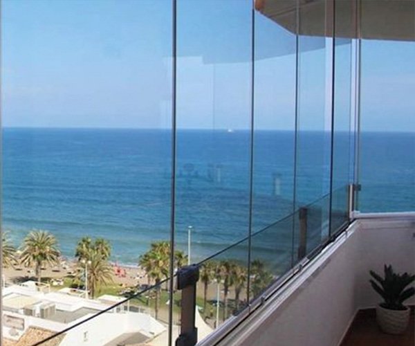 Acristalar balcon Santa Pola. Cerramientos y ventanas de PVC y aluminio.